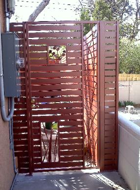 FLORAL SLAT GATE