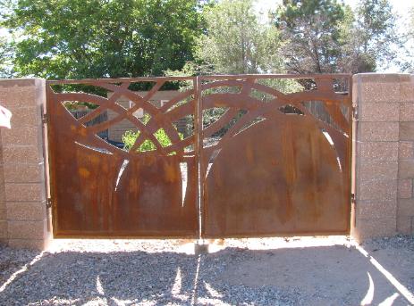 WOVEN ABSTRACT CURVE GATE